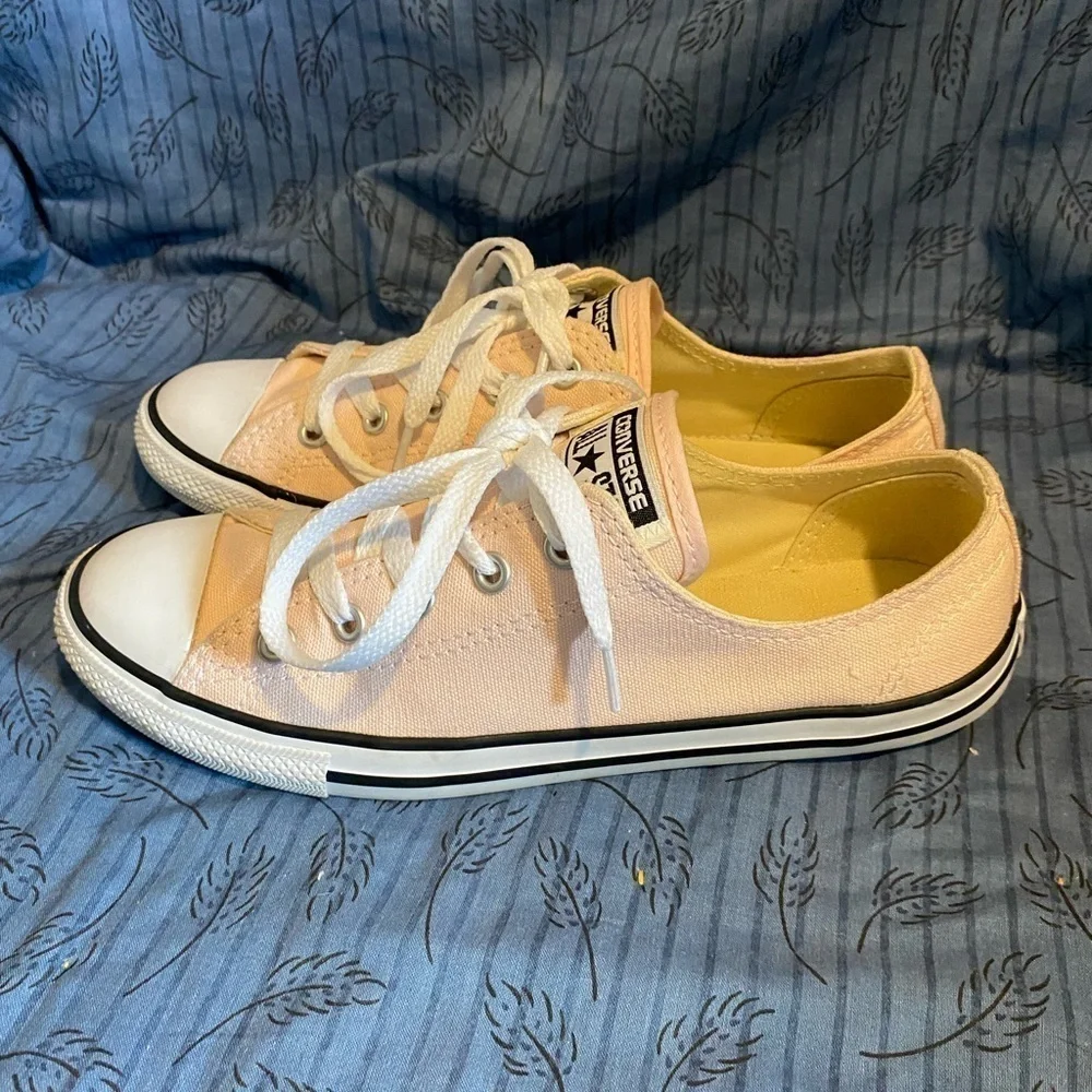 Chuck Taylor All Star Dainty Low Top in vapor pink 7